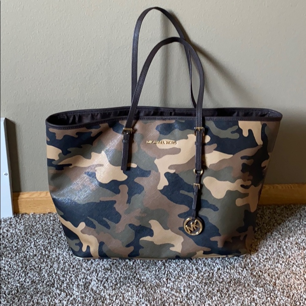 Camo Michael Kors tote